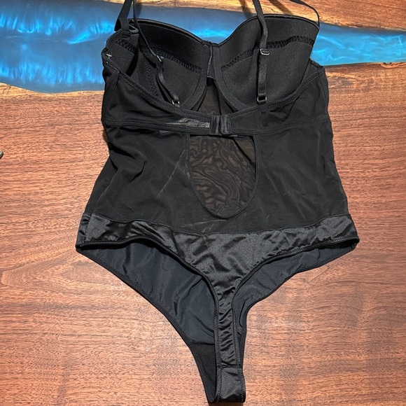 Elegant Black Women's Bodysuit - Picture 2 of 3